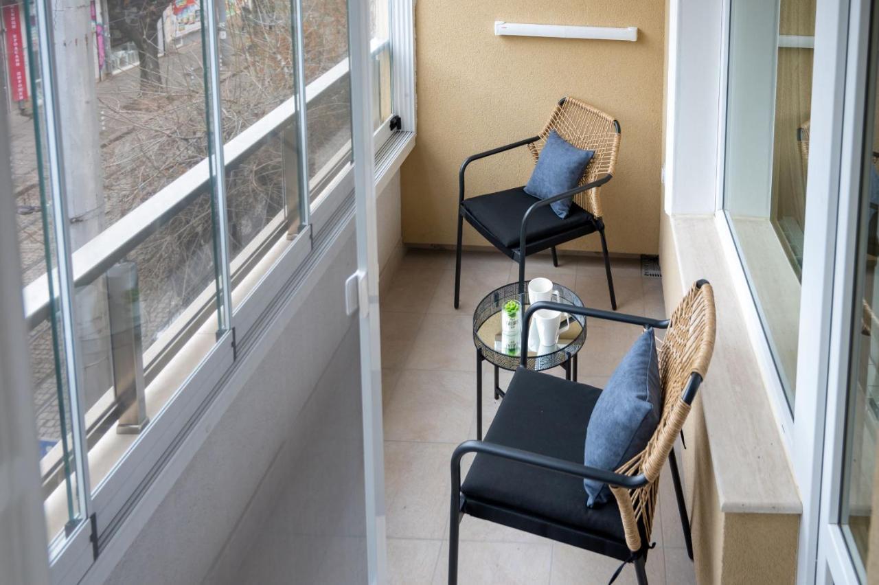 Modern Central Studio Apartment Sofia Luaran gambar