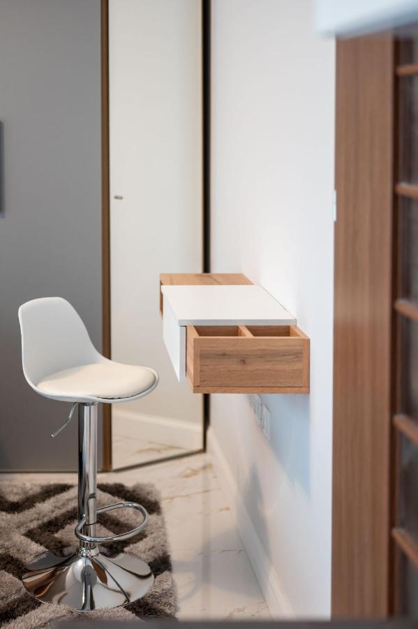 Modern Central Studio Apartment Sofia Luaran gambar