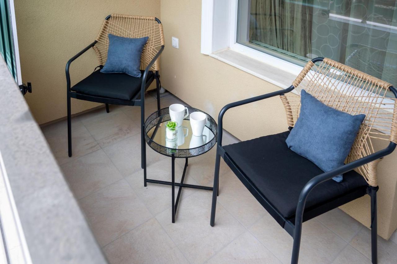 Modern Central Studio Apartment Sofia Luaran gambar